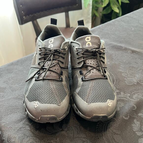 On cloud black/ silver logo running shoes women 7.5 - Picture 2 of 13